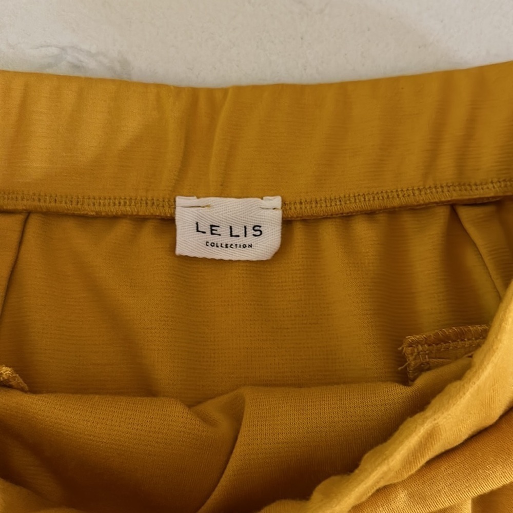 Le Lis pull on Knit Skirt, Mustard yellow size medium soft, stretchy, and cute! - Picture 6 of 9